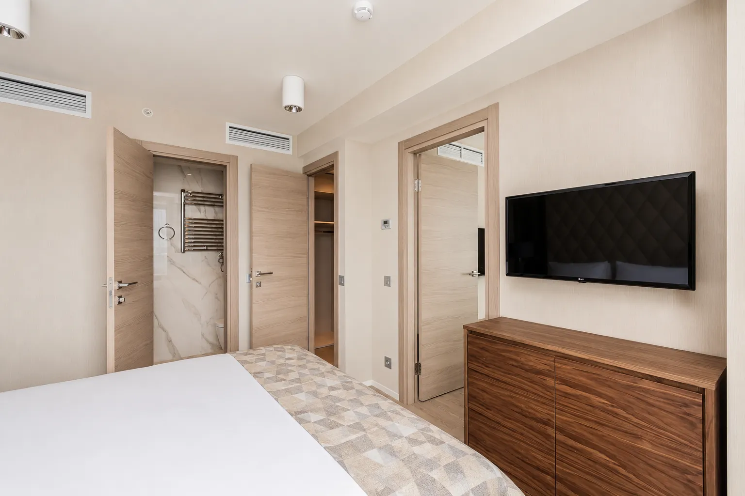 Family Apartment with 2 bedrooms — 9